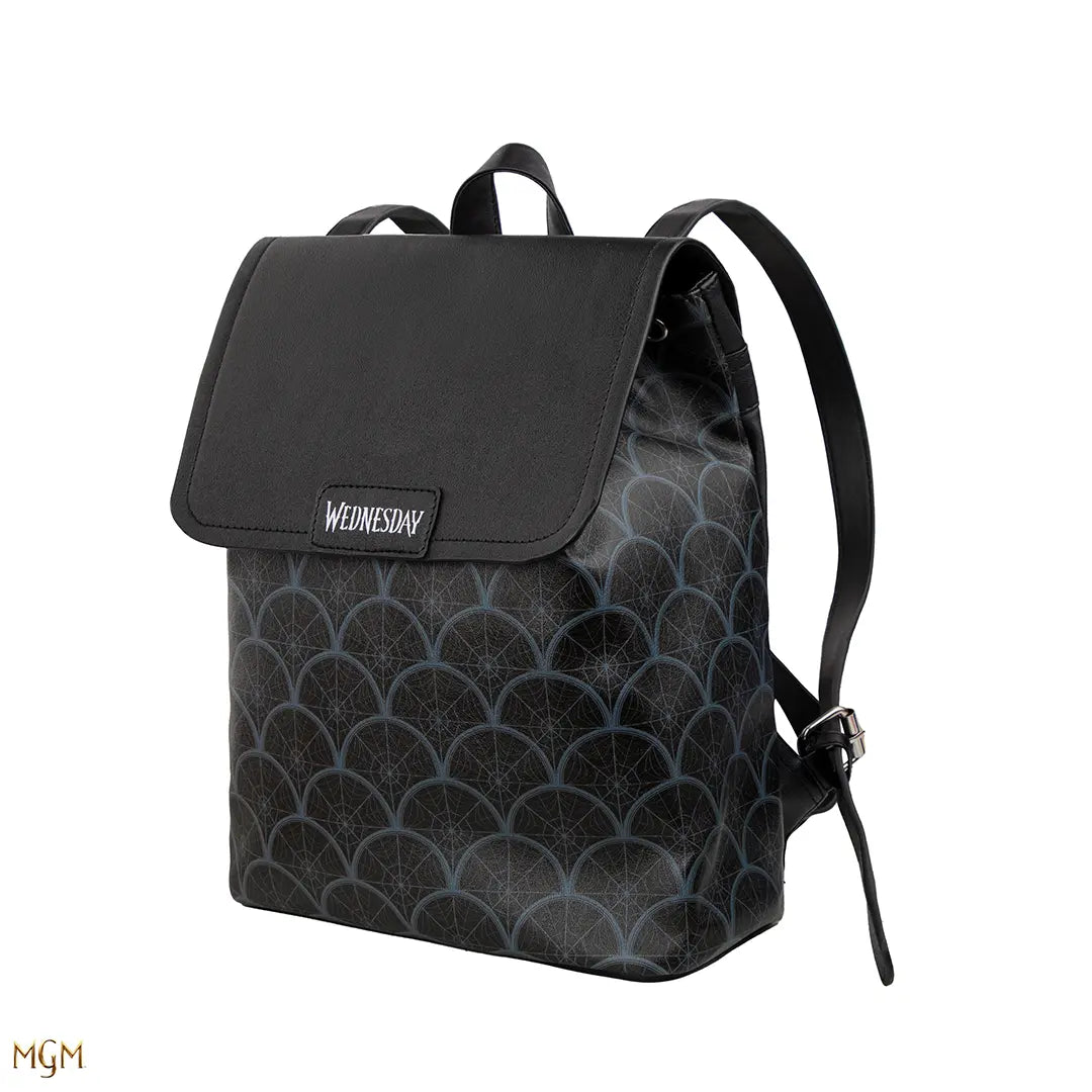 Détails du sac à dos noir La Chose - Wednesday, mettant en avant sa finition soignée et ses compartiments intelligents pour un rangement optimal.