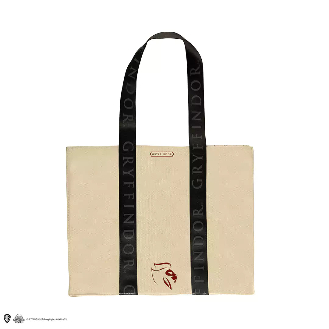 Détails du Tote Bag Deluxe Gryffondor - Harry Potter, conçu pour transporter vos essentiels avec praticité et élégance.
