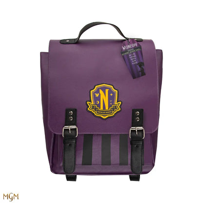 Sac à dos Nevermore Academy violet - Wednesday, un accessoire chic et moderne, parfait pour les fans de la série, illustré avec une couleur violette captivante.