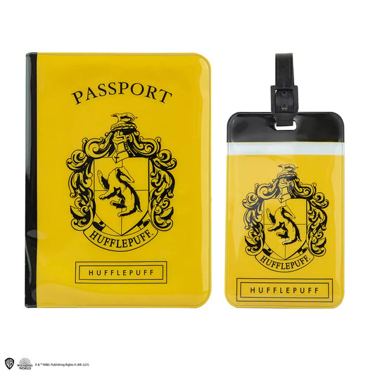 Couverture de Passeport et Porte-étiquette Poufsouffle - Harry Potter, élégante et durable, idéale pour les voyages magiques.