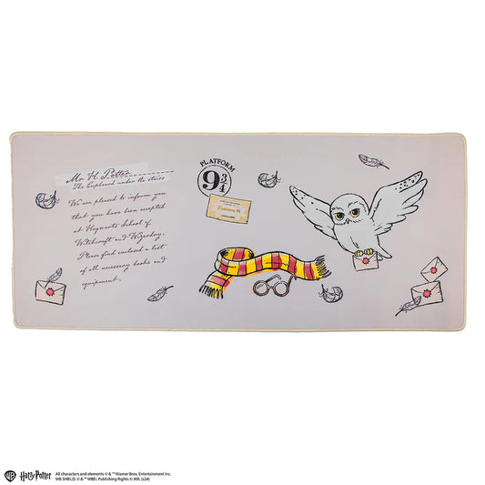 Tapis de bureau Hedwige - Harry Potter, en néoprène et tissu micro-texturé, ajoutant une touche magique à votre espace de travail.