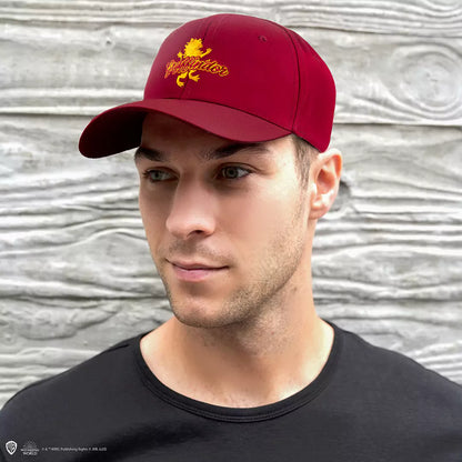 Vue de la Casquette Gryffondor - Harry Potter, un accessoire incontournable pour tous les aficionados de la saga, ajoutant une touche magique à n'importe quelle tenue.
