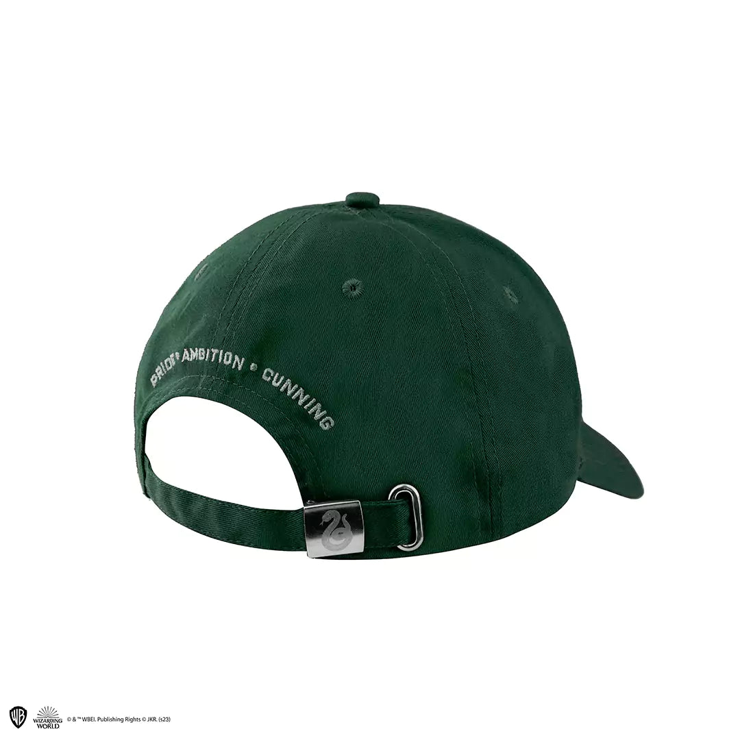 Design chic de la casquette Serpentard - Harry Potter, parfaite pour les fans de magie.