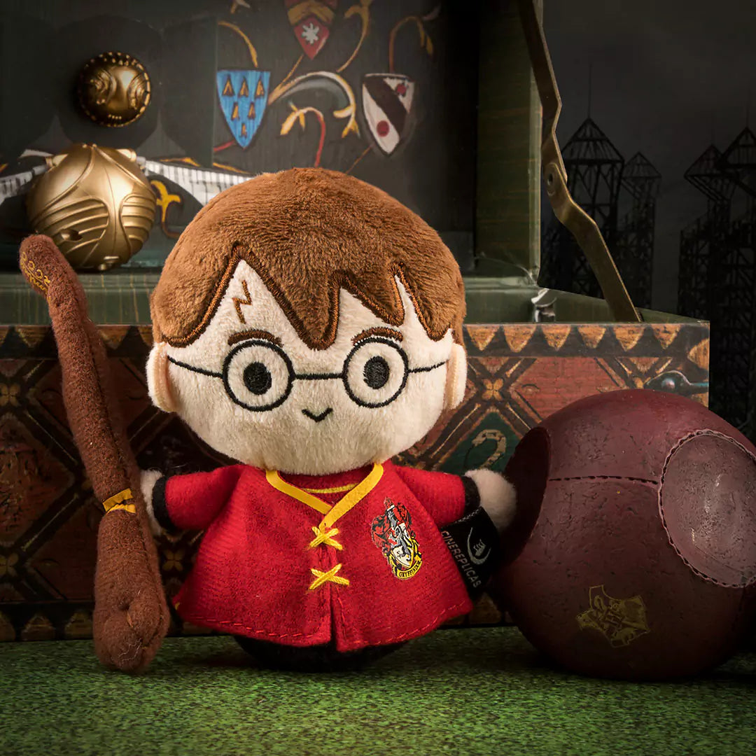 Détails du porte-clés peluche Harry Potter en tenue de Quidditch - Fabriqué en peluche douce et résiliente