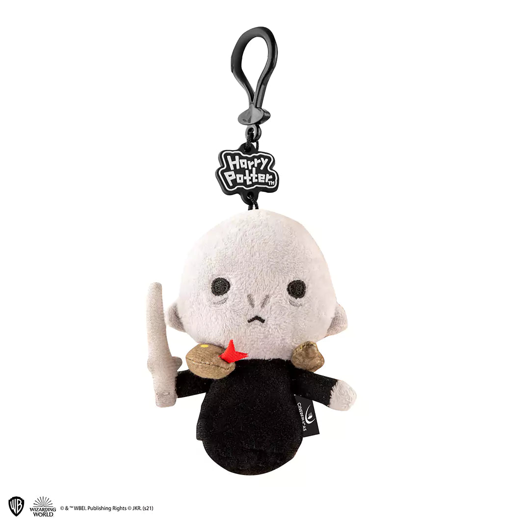 Porte-clés peluche - Voldemort, un accessoire captivant pour les fans de magie, mettant en avant le célèbre sorcier dans un design unique.