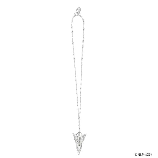 Vue rapprochée du pendentif Étoile du soir - Le Seigneur des Anneaux, mettant en valeur sa chaîne en fer robuste et son design élégant.