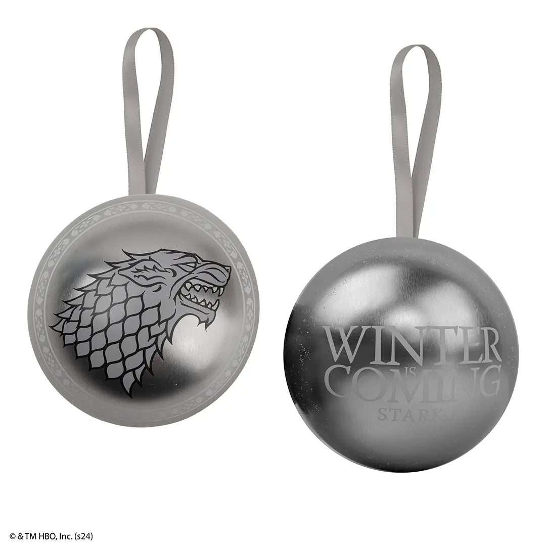 Zoom sur les détails raffinés du Collier Stark - conçu pour capturer l'essence de Game of Thrones.
