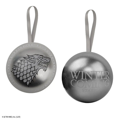 Zoom sur les détails raffinés du Collier Stark - conçu pour capturer l'essence de Game of Thrones.