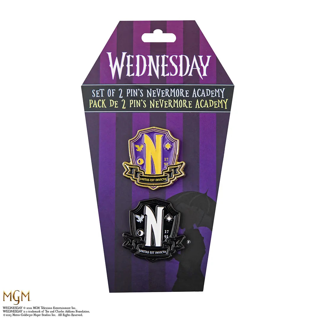 Pin’s Nevermore Academy - Wednesday, un accessoire captivant à l'effigie de Wednesday Addams, parfait pour les fans de la série.