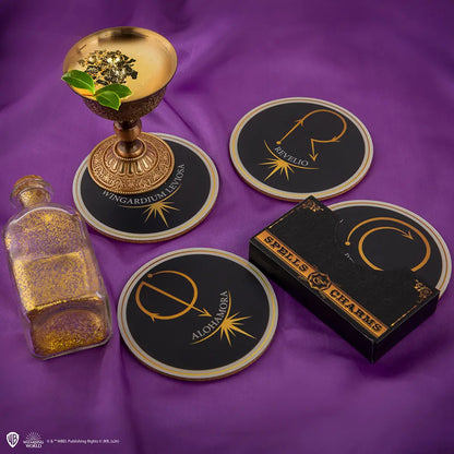 Lot de 4 sous-verre Sortilèges - Harry Potter, parfait pour les fans qui souhaitent allier fonctionnalité et passion dans leur décor.