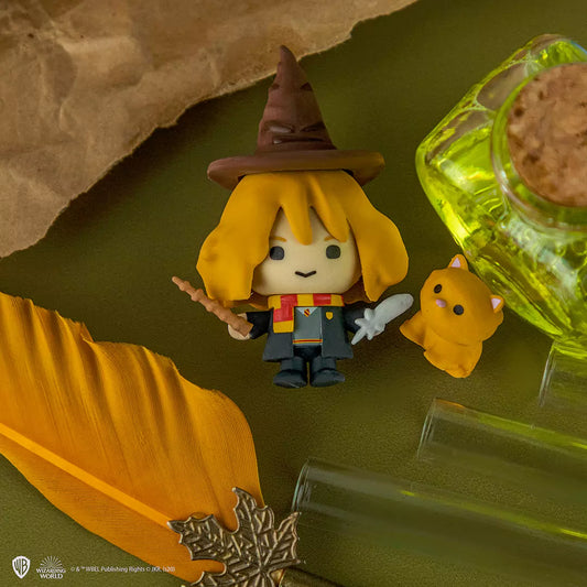 Figurine Gomee - Hermione Granger - Harry Potter, offre un design détaillé et fidèle, parfaite pour les collectionneurs de Harry Potter.