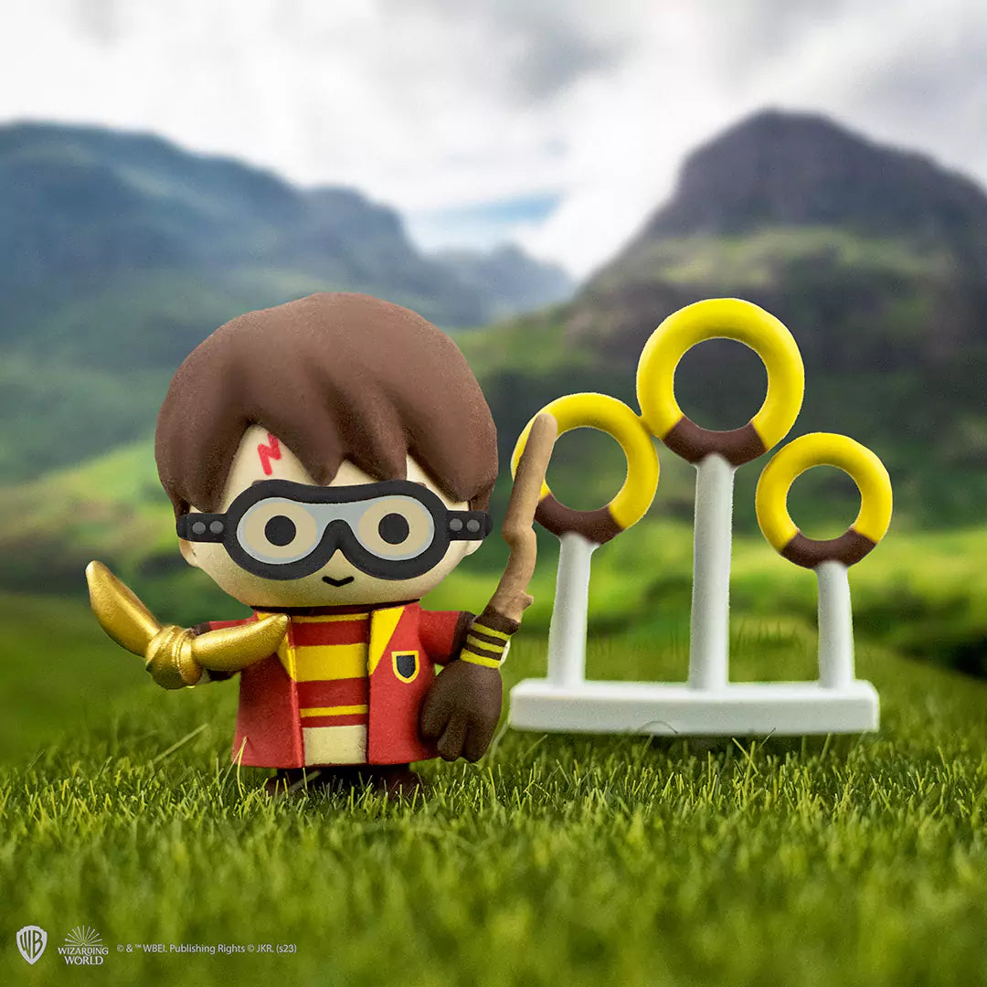 Figurine Gomee Harry Quidditch - Harry Potter, parfaite pour les collectionneurs, mesurant environ 6 cm et idéale pour un cadeau magique.