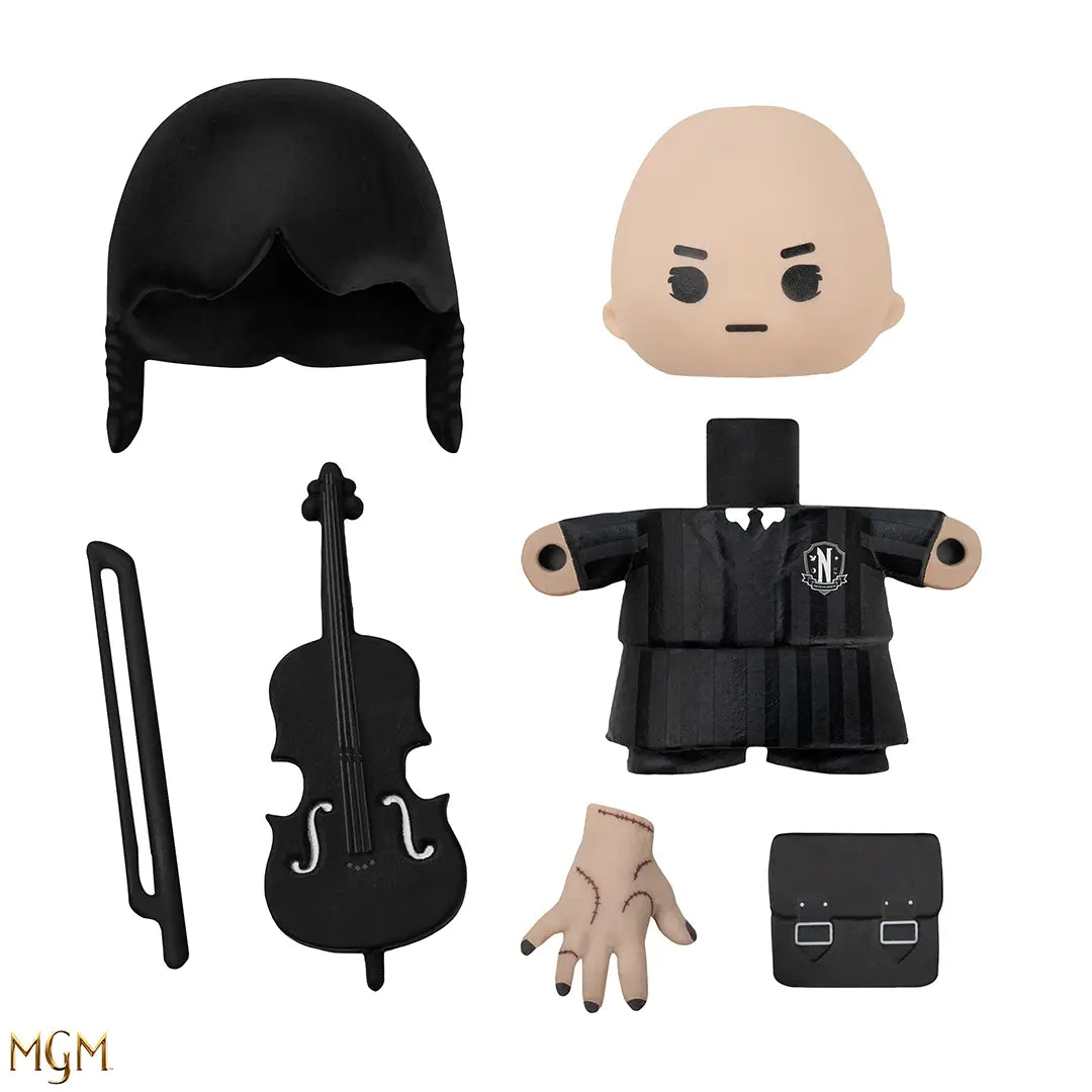 Collection de figurines incluant la Figurine Gomee Wednesday Addams, symbole de l'univers sombre et captivant de Wednesday.