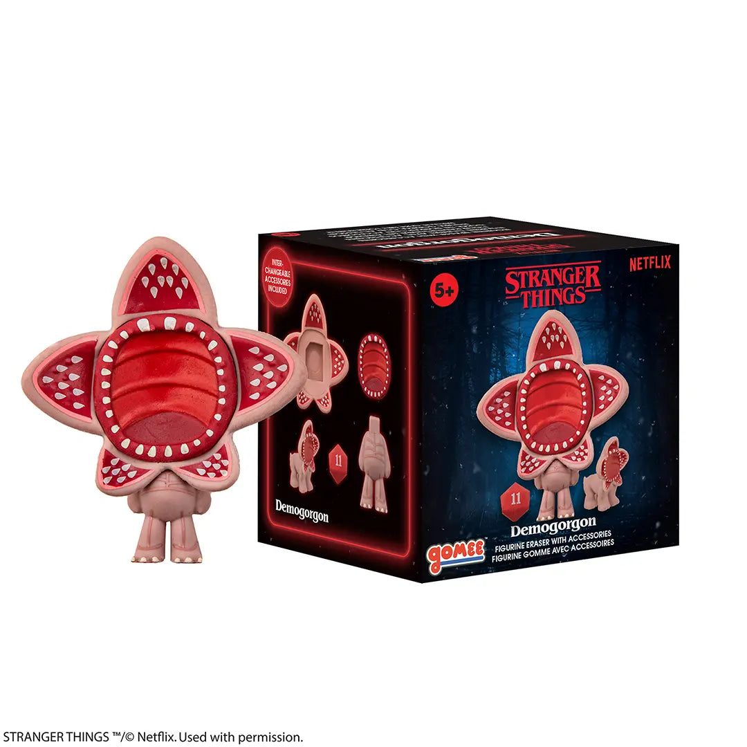 Zoom sur la Figurine Gomee - Stranger Things montrant les accessoires uniques, idéale pour les fans et les collectionneurs.