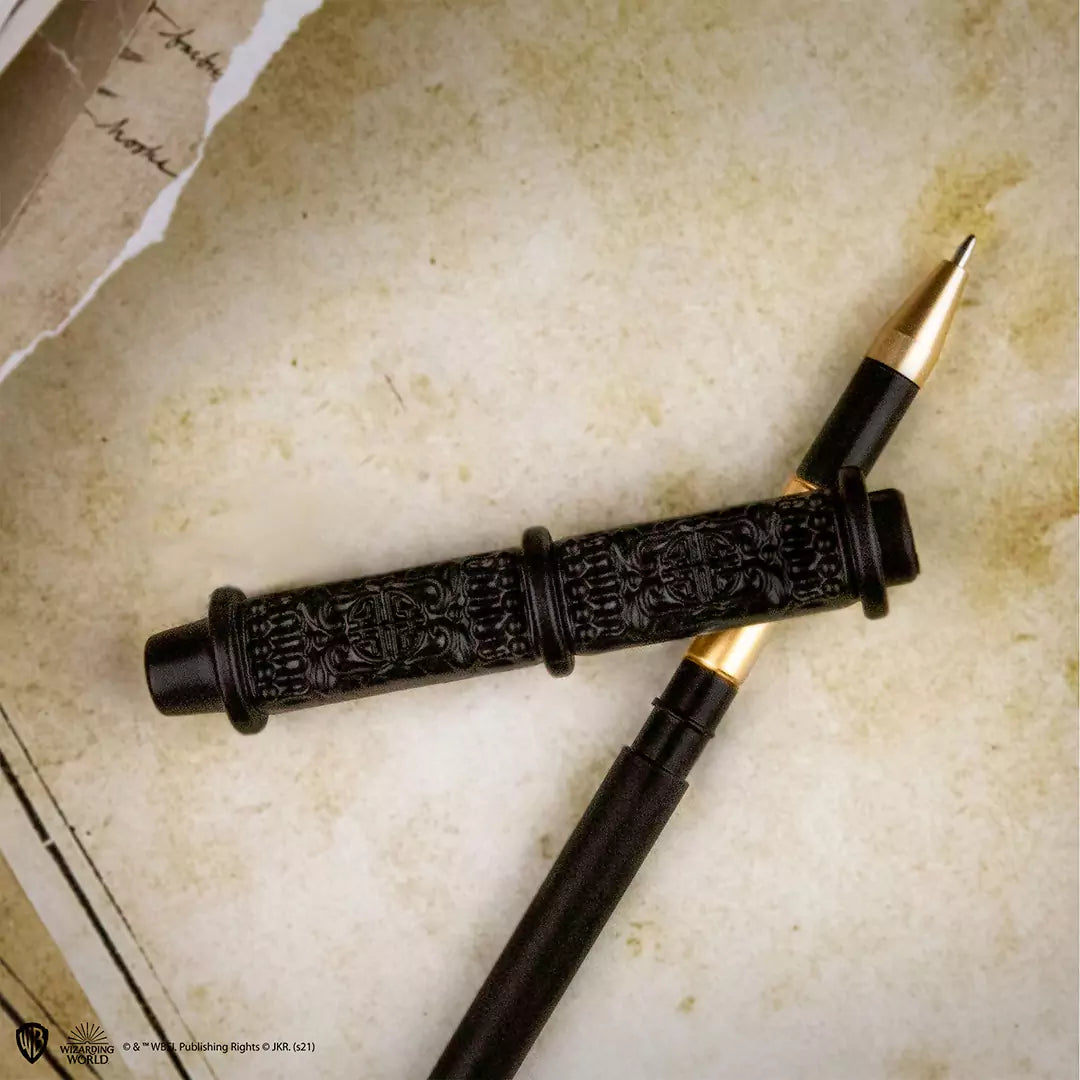 Stylo Baguette Severus Rogue - Harry Potter : Détails délicats du design de ce stylo, hommage au personnage complexe de Severus Rogue.
