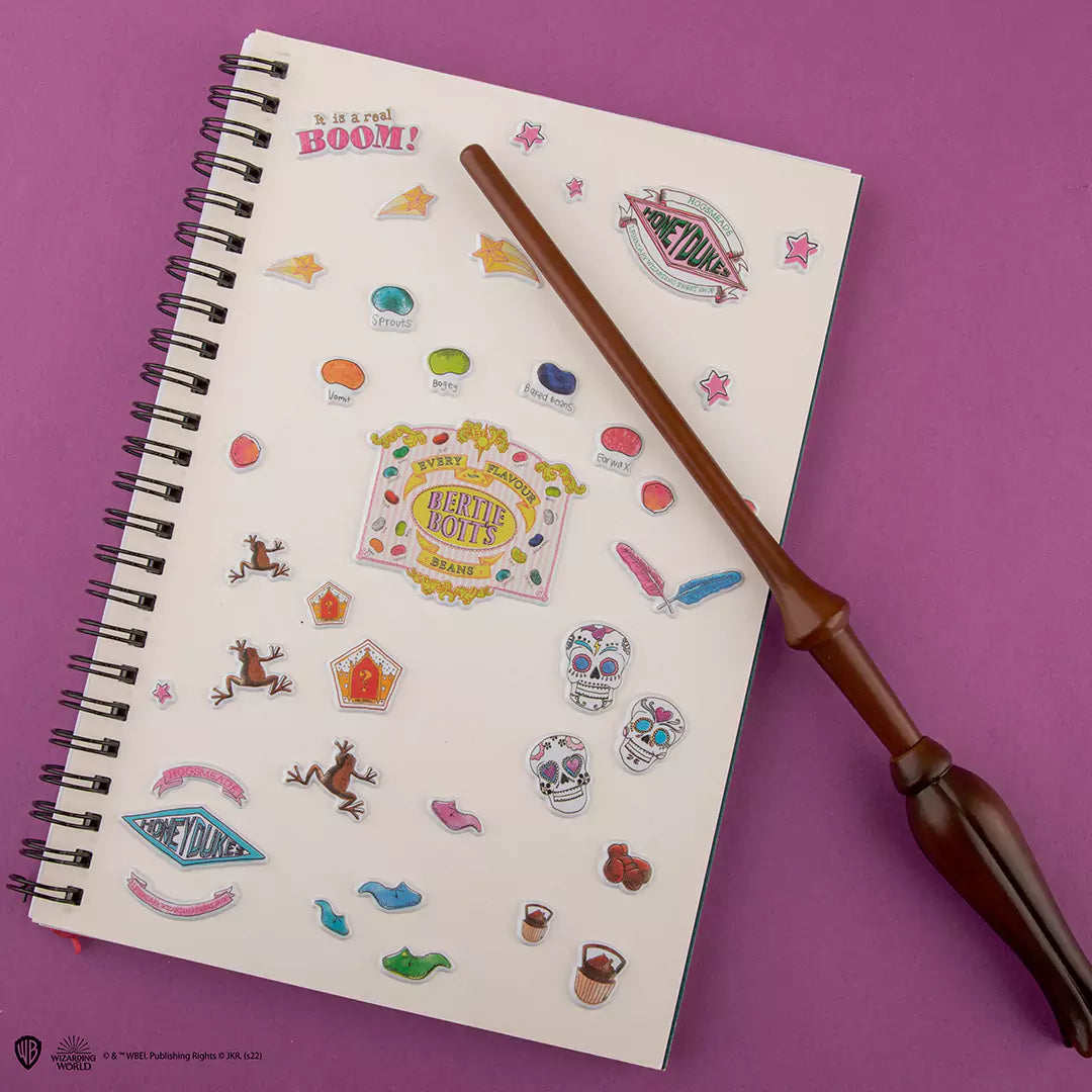 Détails des stickers en mousse Honeydukes - Harry Potter, fait en PVC durable pour personnaliser cahiers et objets du quotidien avec une touche féerique.