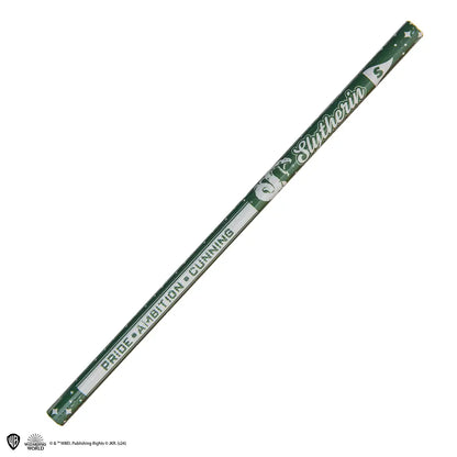 Crayon à papier Serpentard - Harry Potter, un accessoire magique pour les fans de la maison Serpentard, idéal pour allier créativité et passion dans chaque note.