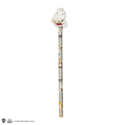 Crayon à papier et gomme Hedwige - Harry Potter ; un outil d'écriture amusant et magique inspiré par le hibou emblématique de la saga, idéal pour les fans et les créatifs.
