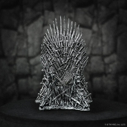 Trône de Fer magnétique - Game of Thrones, ce bijou de décoration évoque la puissance et la lutte pour le trône dans un style impressionnant.