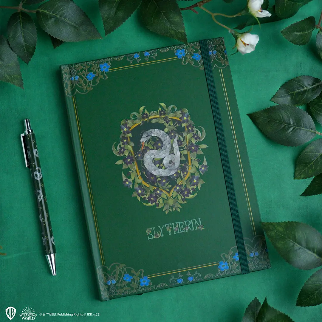 Pages intérieures du carnet deluxe Serpentard - Harry Potter, prêtes à accueillir toutes vos idées brillantes.