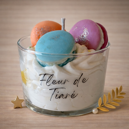 Bougies Gourmandes - Les Étincelles de Noëmie, ambiance magique avec une bougie parfumée, fabriquée avec des ingrédients naturels.