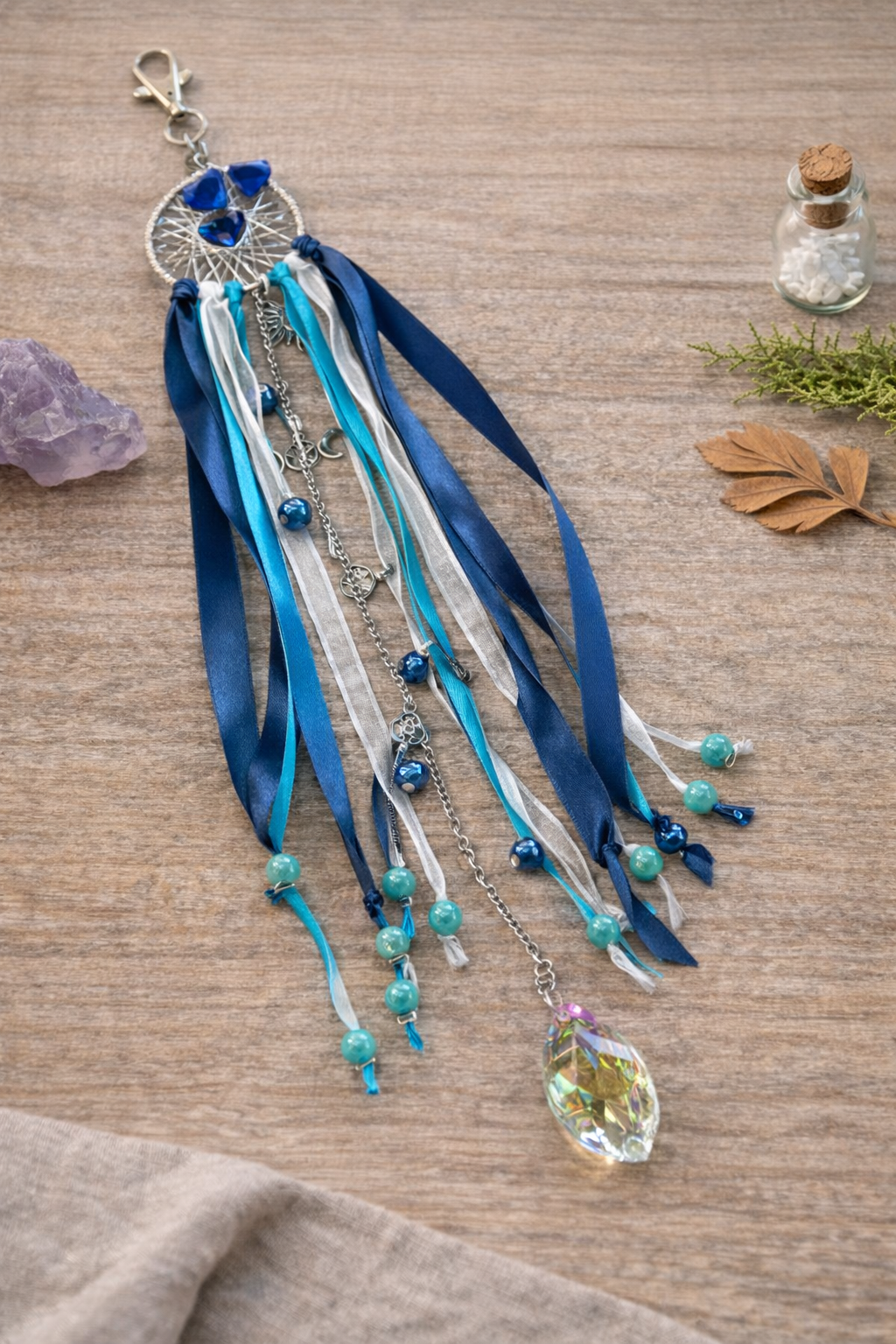 Attrape-soleil unique de LhanisaCréa, idéal pour méditation et décoration ésotérique.