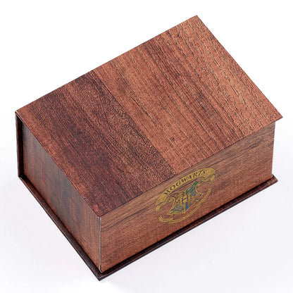 Boîte cadeau Collier et Boucles d’oreilles Retourneur de Temps, ensemble de bijoux inspiré du fantastique, conçu pour émerveiller et apporter une touche de magie à chaque occasion.