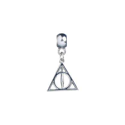 Pendentif Charm Reliques de la Mort en plaqué argent, symbole emblématique de l'univers magique d'Harry Potter, idéal pour une touche d'intrigue dans votre collection de bijoux.