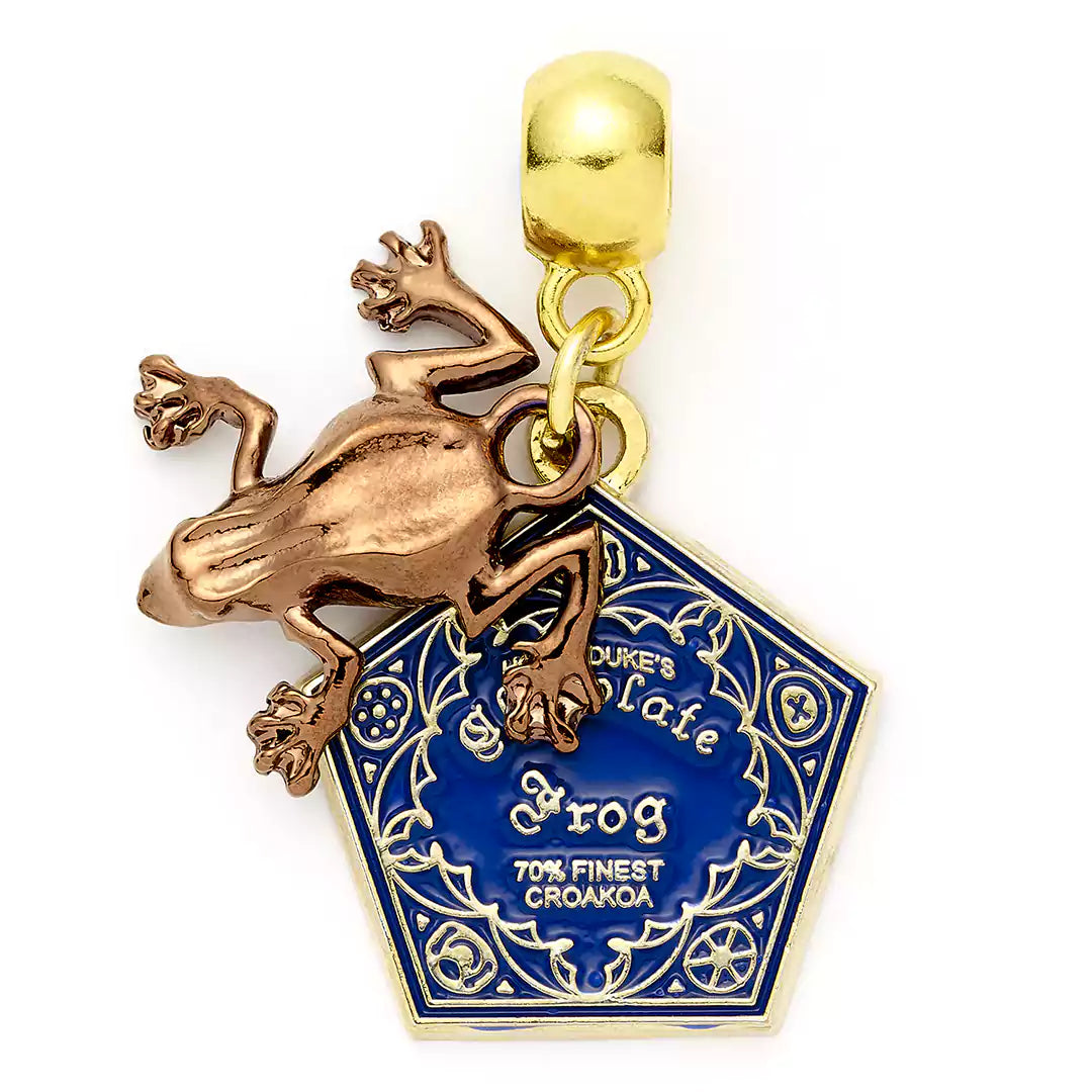 Pendentif Charm Chocogrenouilles - un bijou inspiré de Harry Potter, élégamment plaqué argent, scintillant sous la lumière.