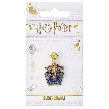 Détails du Pendentif Charm Chocogrenouilles - parfait pour les fans de Harry Potter, accompagné d'un packaging officiel.