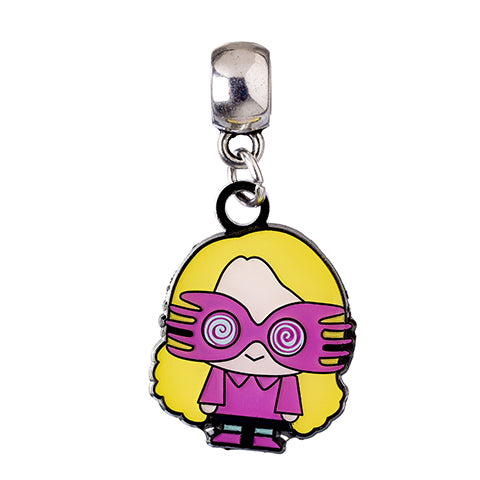 Pendentif Charm Luna Lovegood - Un bijou chibi en argent plaqué et émail coloré, inspiré de l'univers magique de Harry Potter, idéal pour les fans et les collectionneurs.