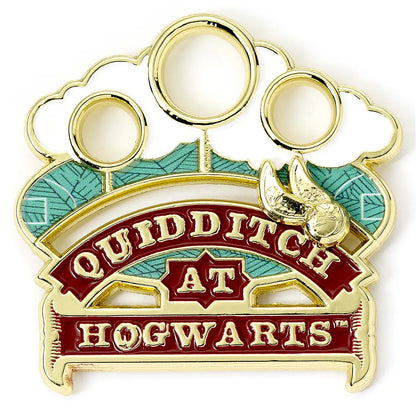 Détails du Pin’s Quidditch Vif d’Or - Harry Potter montrant sa finition raffinée et ses dimensions parfaites pour tous les amoureux de la magie.