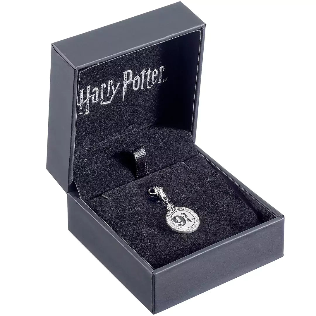 Détails raffinés du Charm à clip Plateforme 9 3/4 - Argent 925ème avec cristaux - Un accessoire pour les fans de Harry Potter.