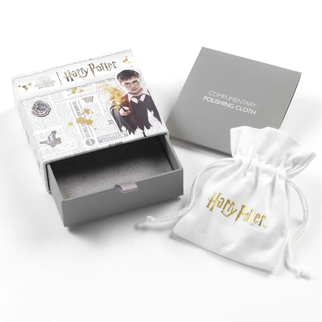 Clous d’oreilles en argent 925ème Vif d’or, bijou élégant et intemporel qui illumine chaque visage.