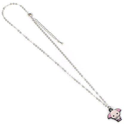 Détail du pendentif Dobby chibi du Collier Dobby, illustrant la finesse et l'originalité de ce bijou enchanteur.