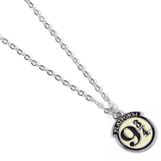 Collier Quai 9 3/4 en argent scintillant, inspiré par l'univers d'Harry Potter, avec un pendentif emblématique du célèbre quai.
