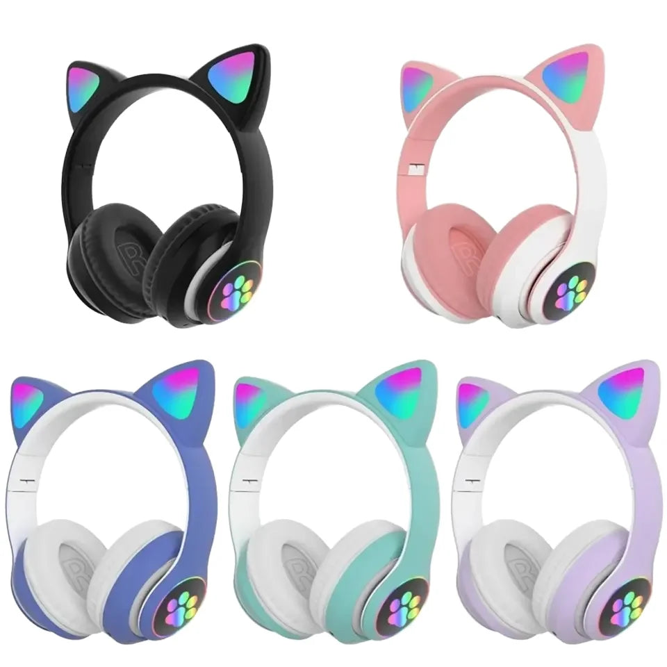 Casque audio Féerique à Oreilles de Chat RGB en violet lumineux, parfaitement stylé pour écouter la magie partout.