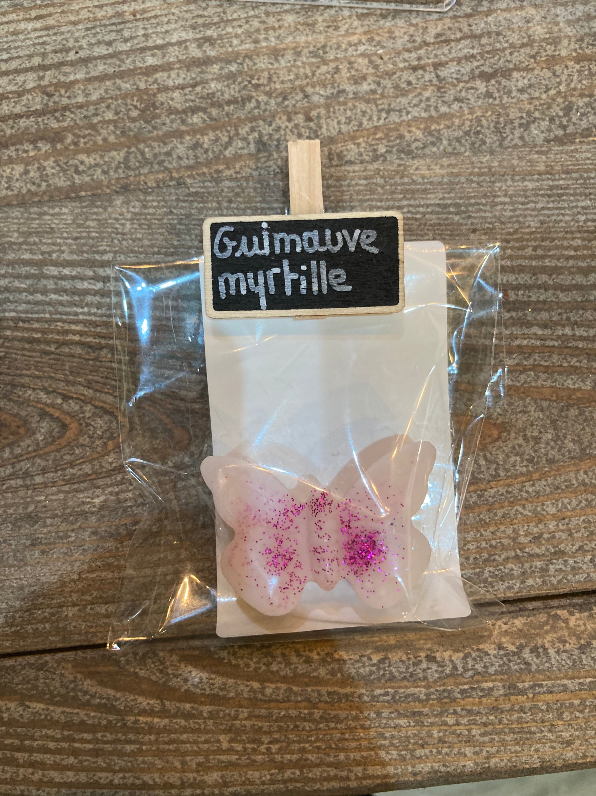 Fondants parfumés de L'Atelier de Carou, présentation élégante des cires parfumées qui illumineront votre intérieur.