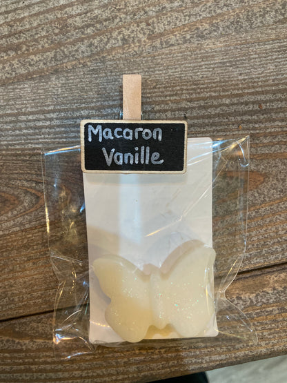 Fondants parfumés de L'Atelier de Carou, délicates cires parfumées pour brûleurs, ajoutant une touche d'élégance à votre maison.