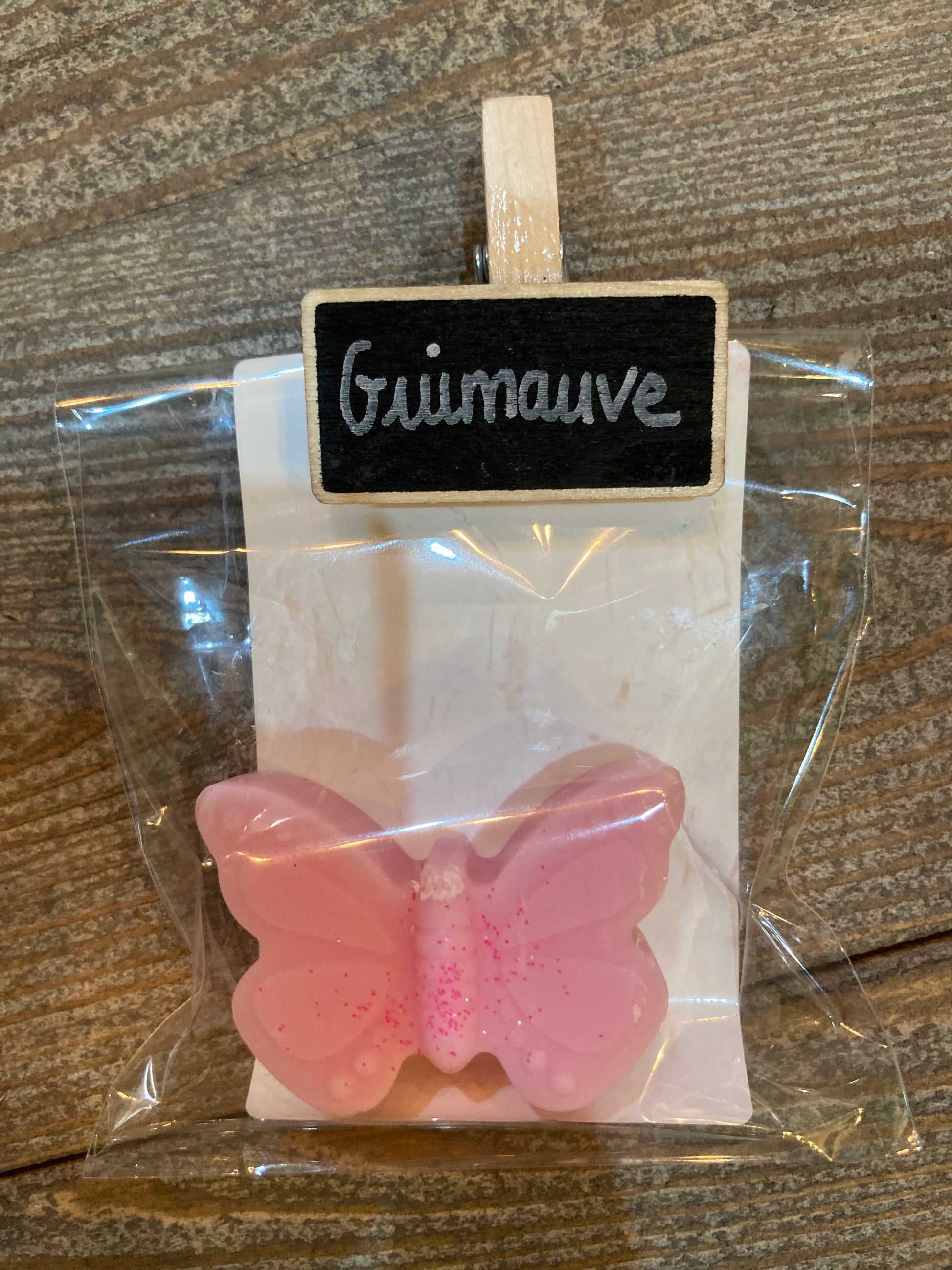 Élégants fondants parfumés de L'Atelier de Carou, disponibles dans une variété d'arômes inspirés de Grasse.