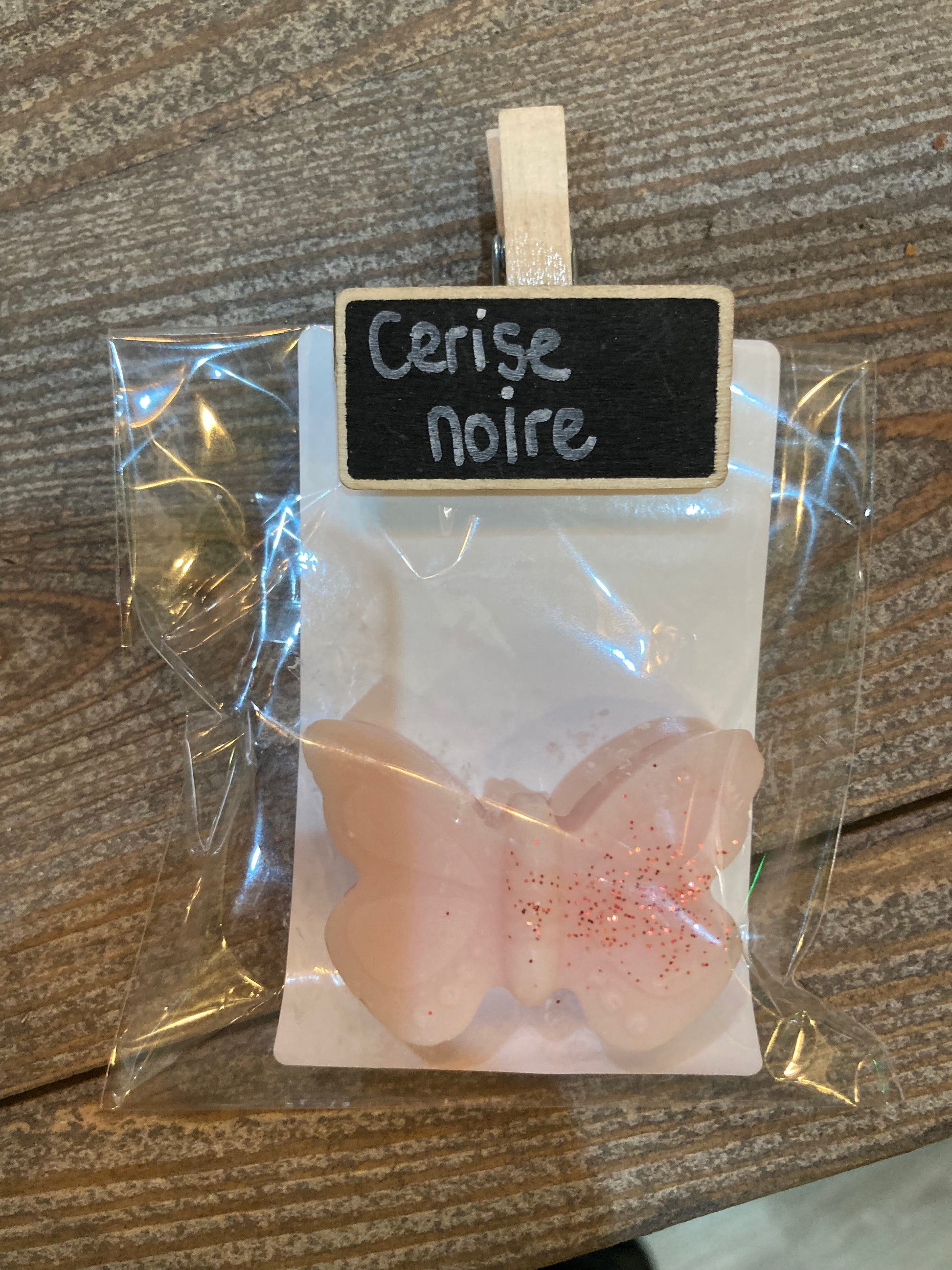 Différents parfums de fondants parfumés L'Atelier de Carou, créant une ambiance chaleureuse.