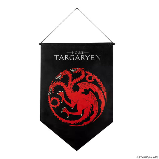Bannière blason Targaryen - Game of Thrones affichée sur un mur, ajoutant une touche épique à votre décoration.