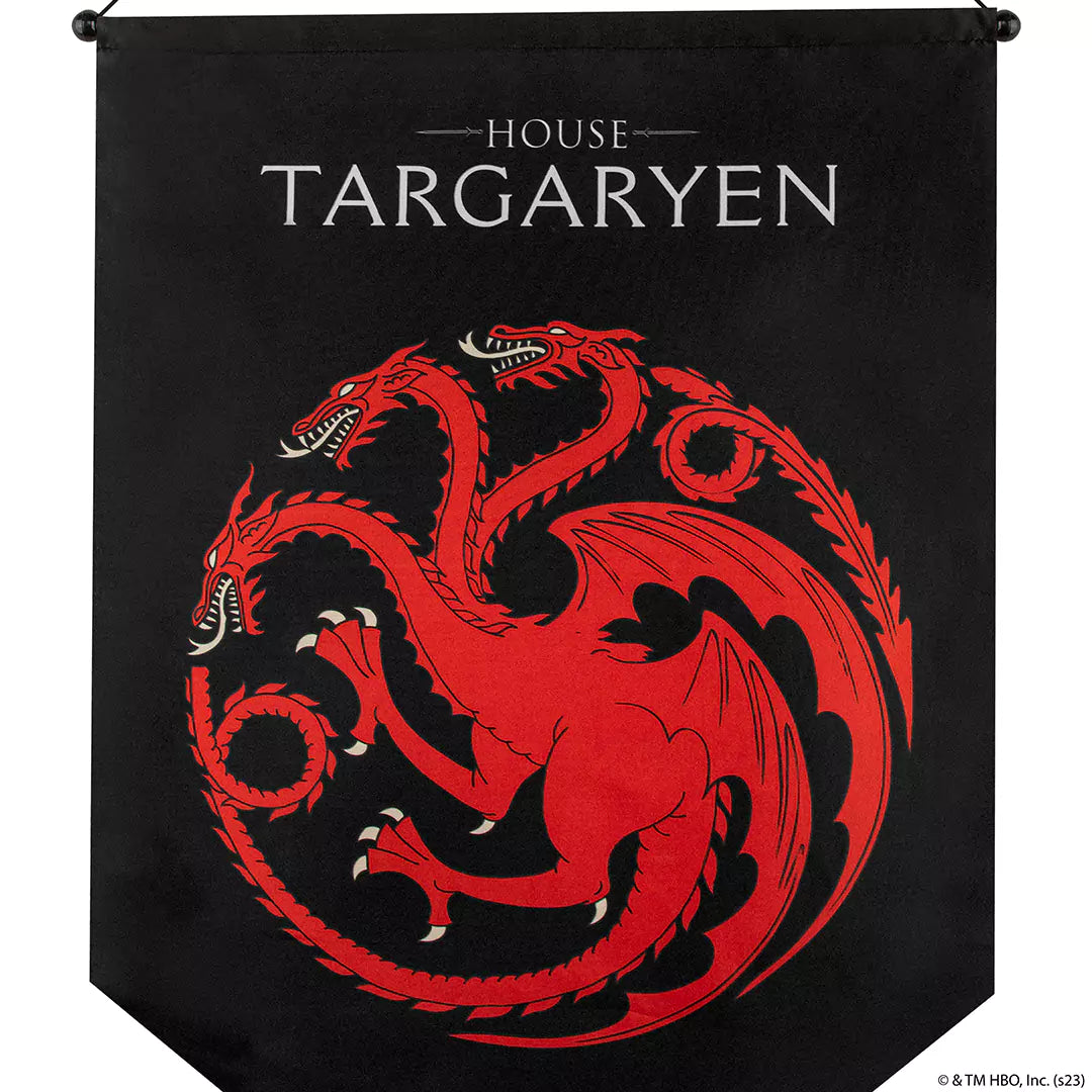 Zoom sur le blason Targaryen - Game of Thrones, mettant en valeur le dragon à trois têtes dans des détails magnifiques.