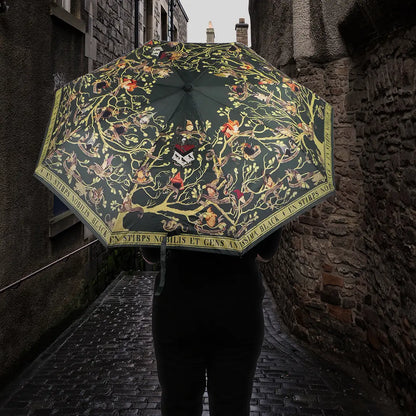 Parapluie Famille Black - Harry Potter, un accessoire magique contre la pluie avec un design élégant et des détails raffinés pour tous les fans de la saga.