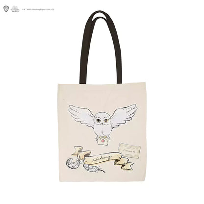 Tote Bag Hedwige - Harry Potter : Un accessoire magique affichant la célèbre chouette dans un design chic et durable.