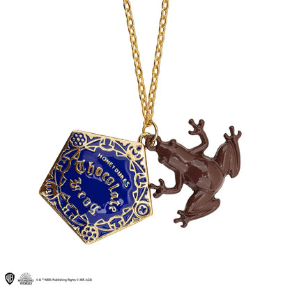 Collier Chocogrenouille - Harry Potter, un bijou magique avec un pendentif en forme de grenouille en chocolat, parfait pour les fans de la saga.
