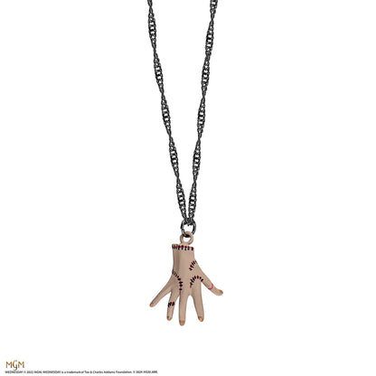 Collier La Chose - Wednesday, un bijou élégant conçu par Distrineo, parfait pour toutes les occasions.