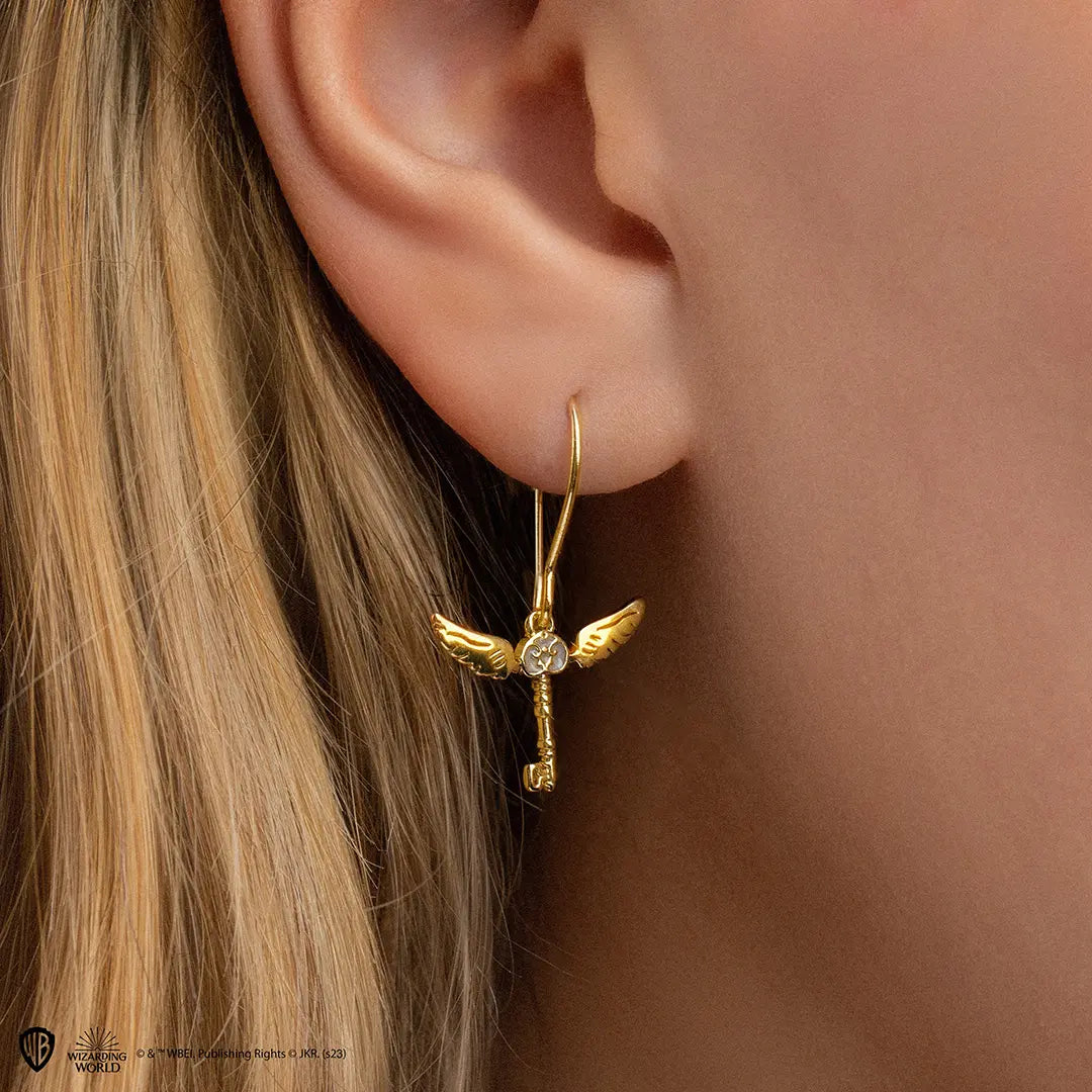 Détails des Boucles d’oreilles clé volante - Harry Potter, en laiton avec un design unique inspiré de l'univers fantastique.