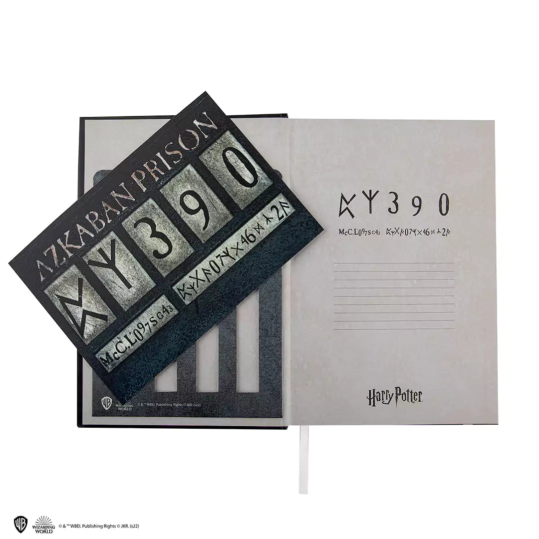 Carnet rigide et marque-page - Sirius Azkaban ouvert montrant le marque-page exclusif et le ruban coloré pour garder vos idées organisées.