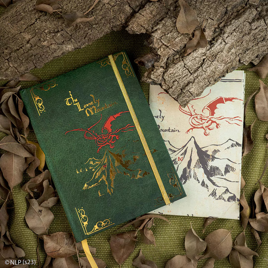 Détail de la carte du monde des Hobbits incluse dans le carnet rigide - The Lonely Mountain - Le Hobbit, ajoutant une touche d'aventure.